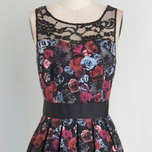 Black Floral Roses Lace Pleated Evening Dress Sz 0